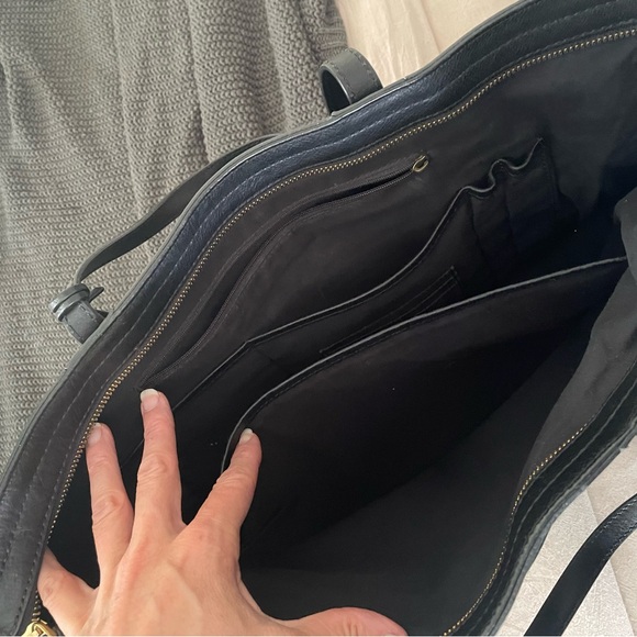 Fossil Brand Black Leather Tote Bag weekender laptop bag - Picture 2 of 5